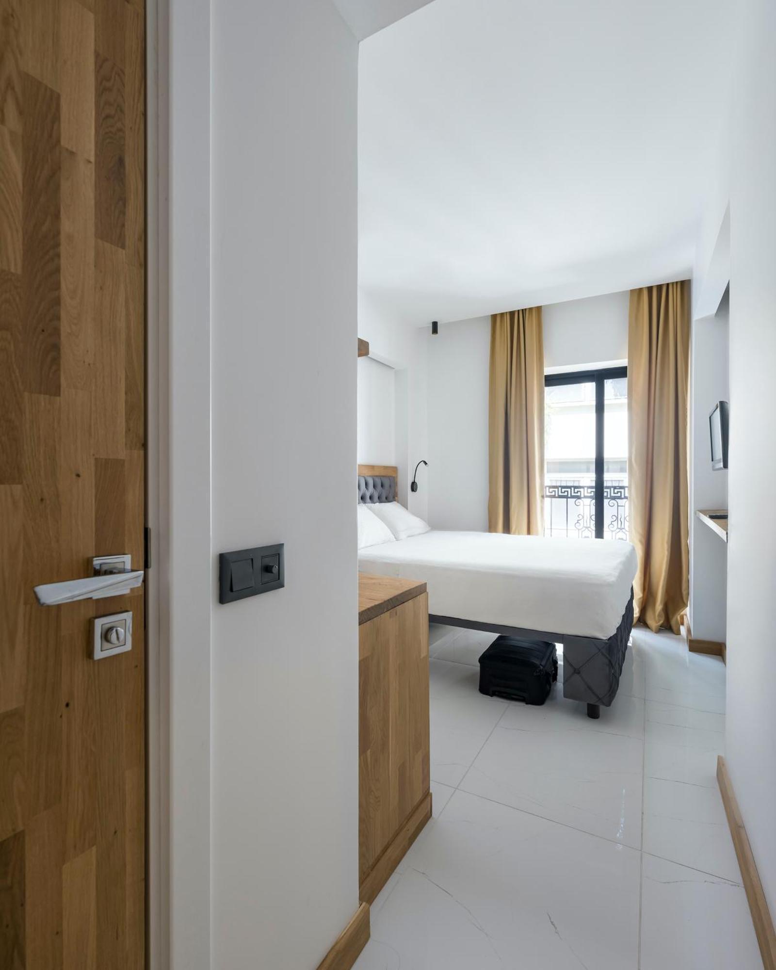 Uk Hotel Istanboel Buitenkant foto
